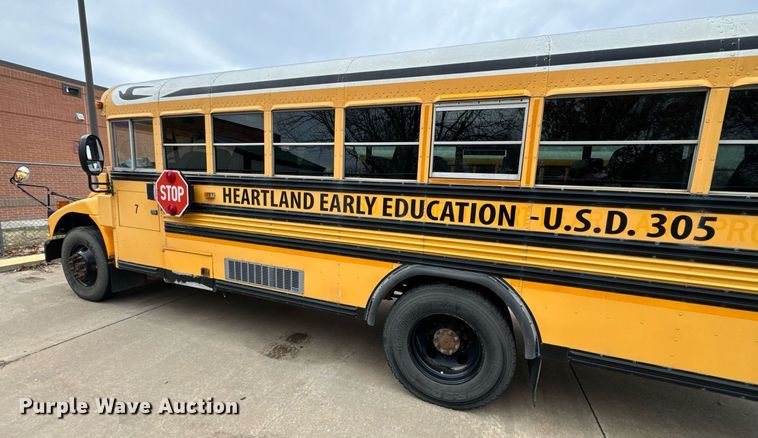 image for item NF9275 2005 Blue Bird Vision school bus