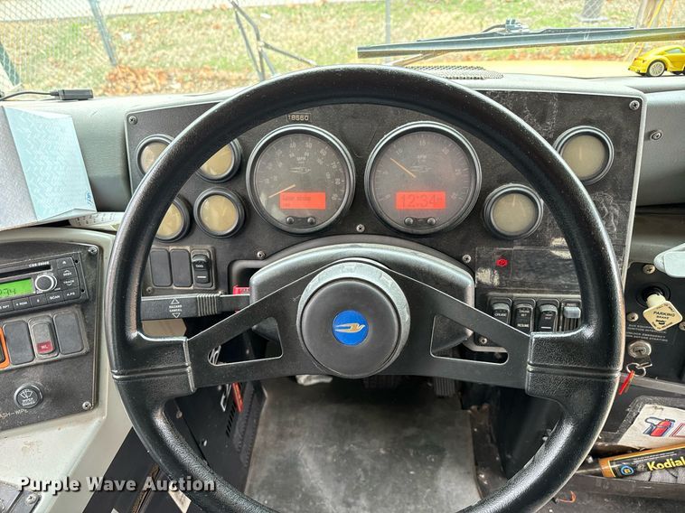 image for item NF9275 2005 Blue Bird Vision school bus