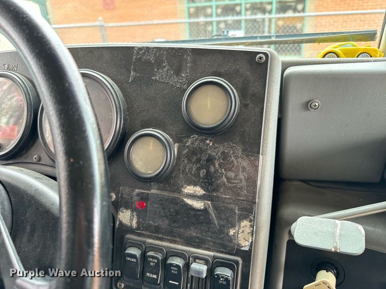 image for item NF9275 2005 Blue Bird Vision school bus