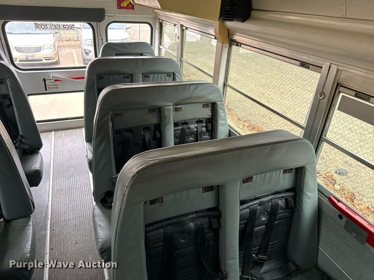 image for item NF9275 2005 Blue Bird Vision school bus