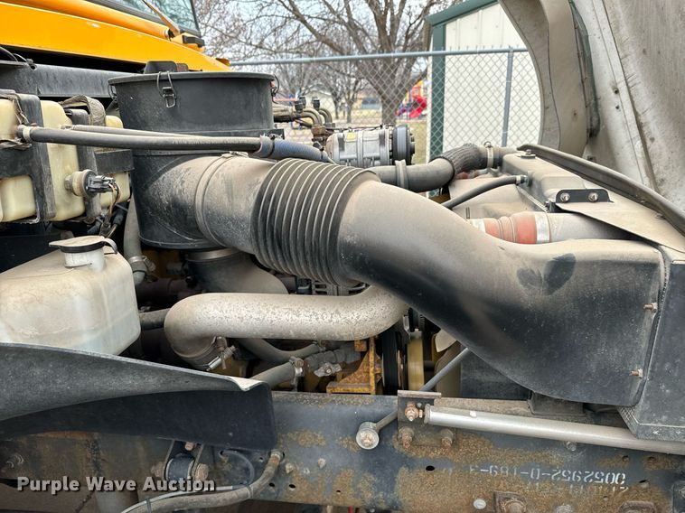 image for item NF9275 2005 Blue Bird Vision school bus