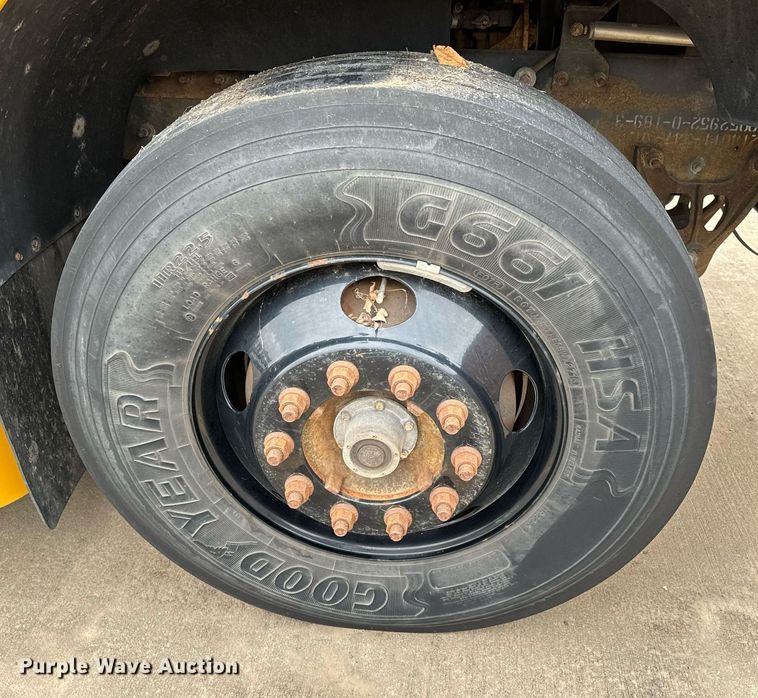 image for item NF9275 2005 Blue Bird Vision school bus