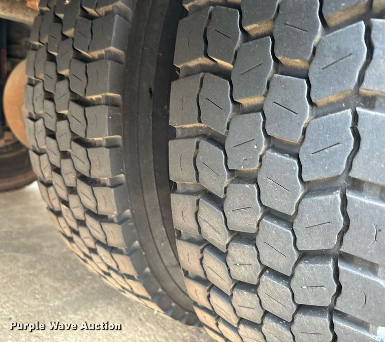 image for item NF9275 2005 Blue Bird Vision school bus