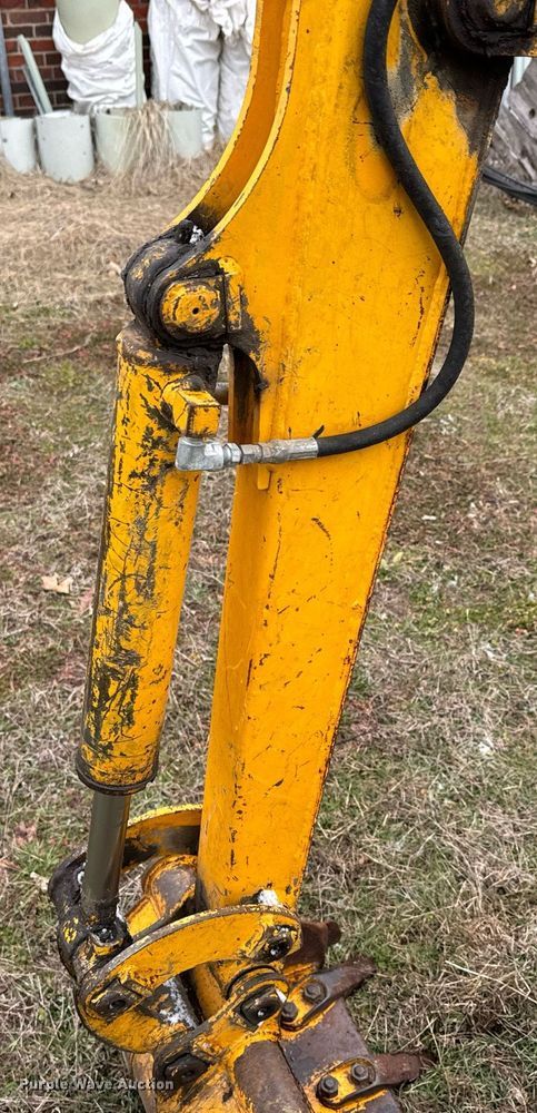 image for item NF9314 1987 John Deere 15 mini excavator