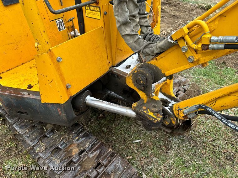image for item NF9314 1987 John Deere 15 mini excavator