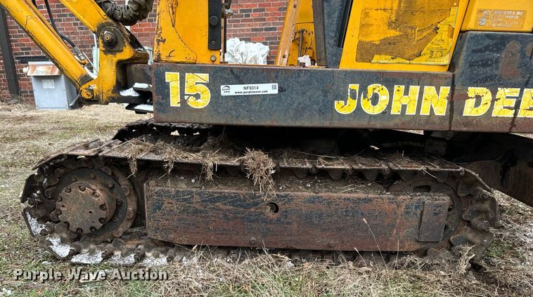 image for item NF9314 1987 John Deere 15 mini excavator