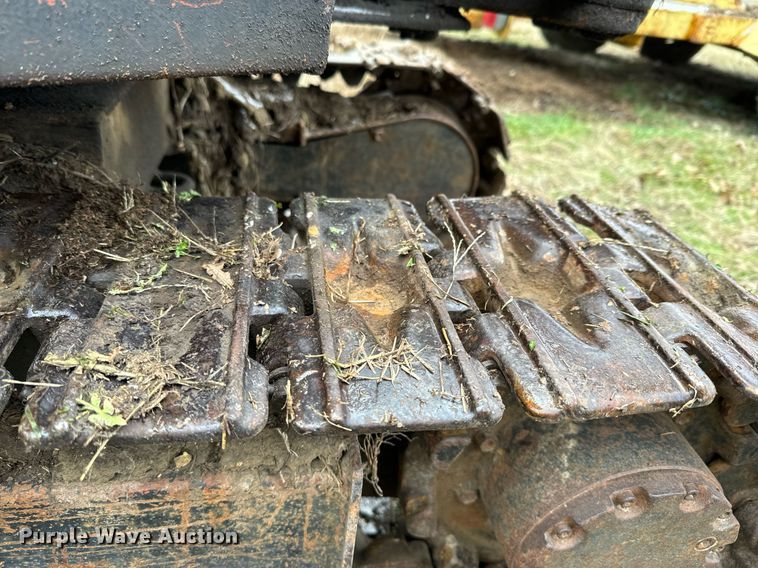 image for item NF9314 1987 John Deere 15 mini excavator