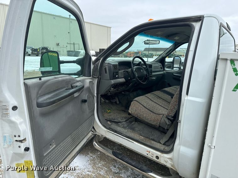 image for item NF9316 2003 Ford F450 Super Duty utility / service truck