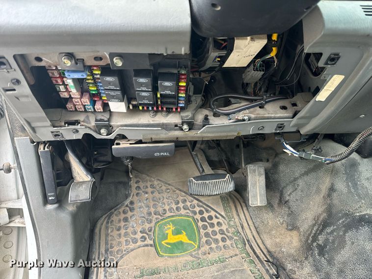 image for item NF9316 2003 Ford F450 Super Duty utility / service truck