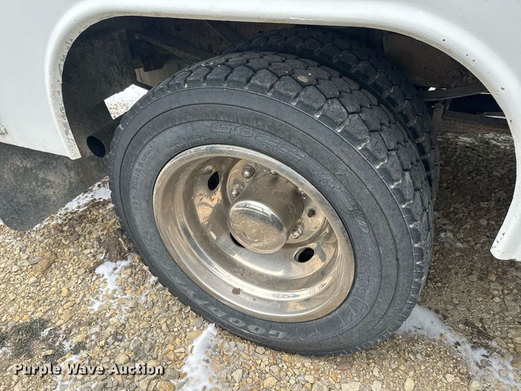 image for item NF9316 2003 Ford F450 Super Duty utility / service truck