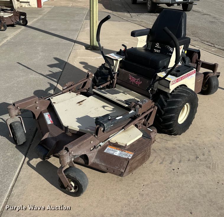 image for item NJ9292 Grasshopper 620T ZTR lawn mower