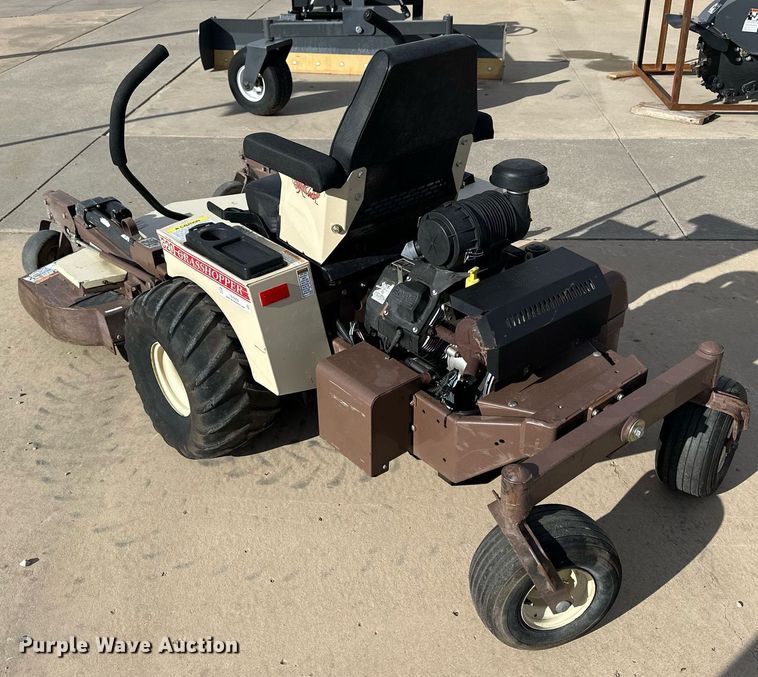 image for item NJ9292 Grasshopper 620T ZTR lawn mower