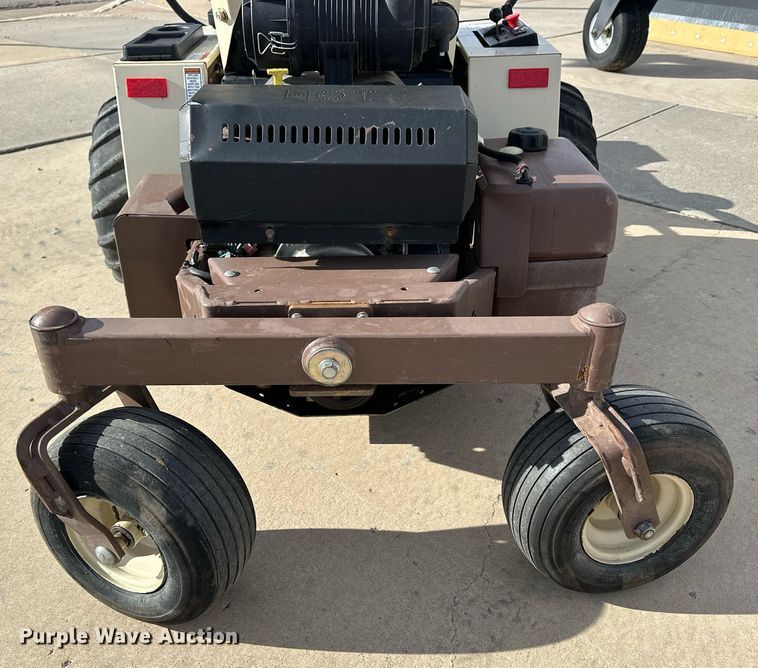 image for item NJ9292 Grasshopper 620T ZTR lawn mower