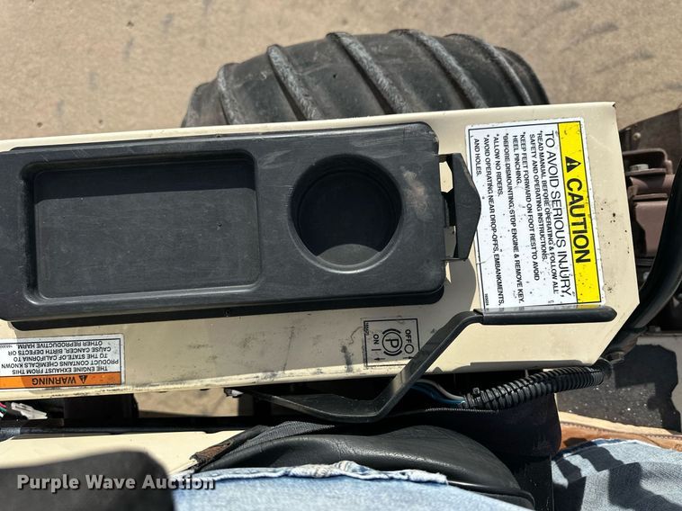 image for item NJ9292 Grasshopper 620T ZTR lawn mower