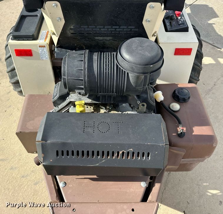 image for item NJ9292 Grasshopper 620T ZTR lawn mower