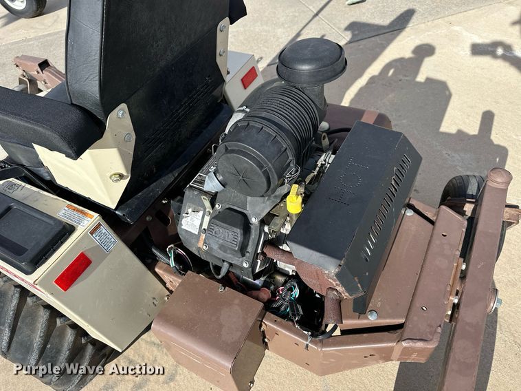 image for item NJ9292 Grasshopper 620T ZTR lawn mower