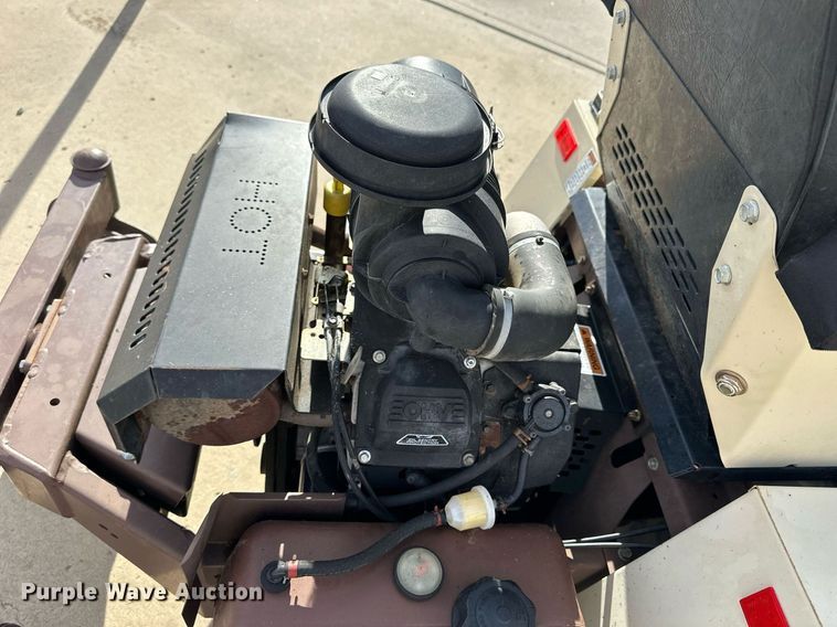 image for item NJ9292 Grasshopper 620T ZTR lawn mower