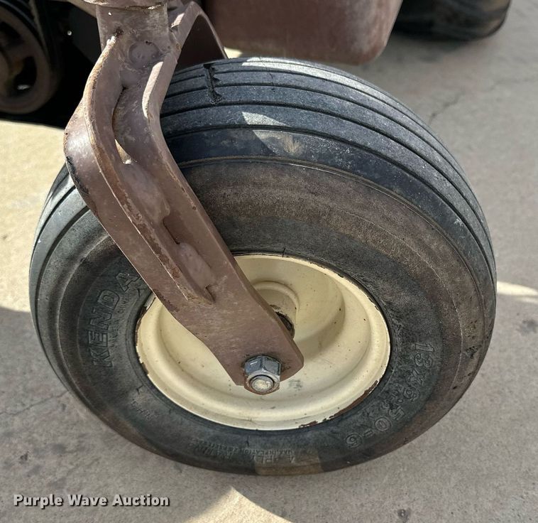 image for item NJ9292 Grasshopper 620T ZTR lawn mower