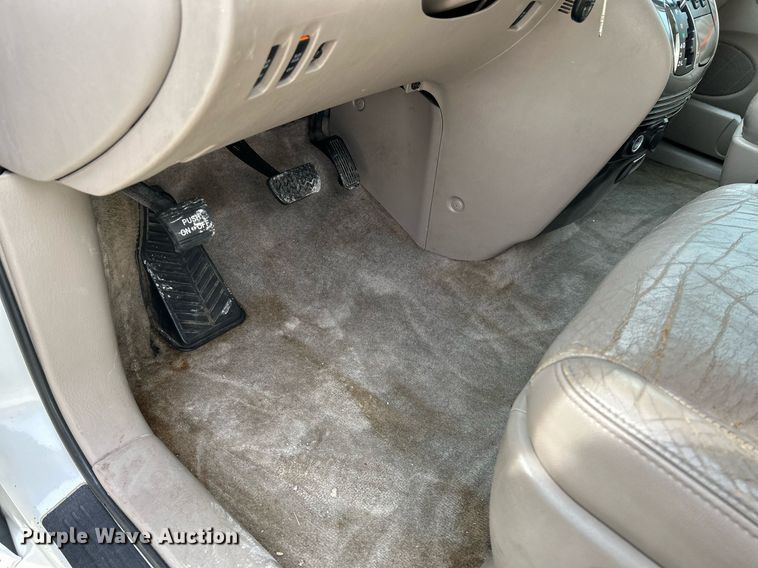 image for item NJ9518 2006 Toyota  Sienna Limited van