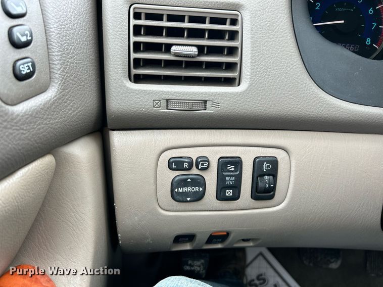 image for item NJ9518 2006 Toyota  Sienna Limited van