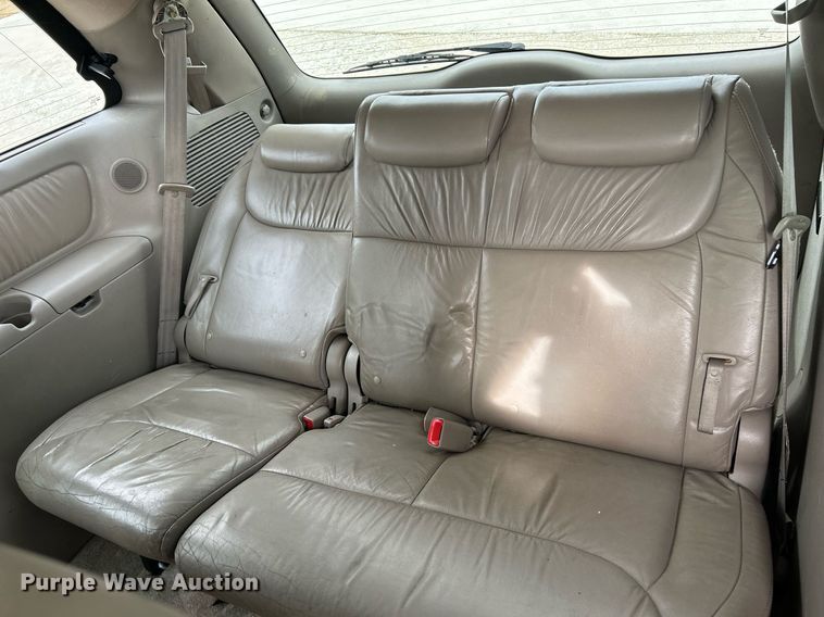 image for item NJ9518 2006 Toyota  Sienna Limited van