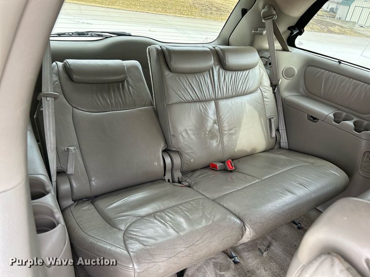 image for item NJ9518 2006 Toyota  Sienna Limited van