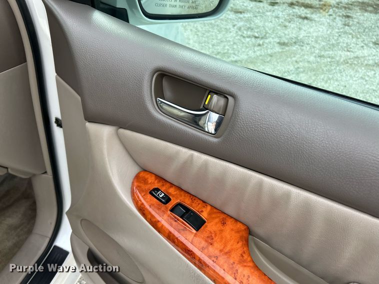 image for item NJ9518 2006 Toyota  Sienna Limited van