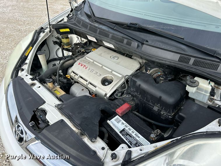 image for item NJ9518 2006 Toyota  Sienna Limited van