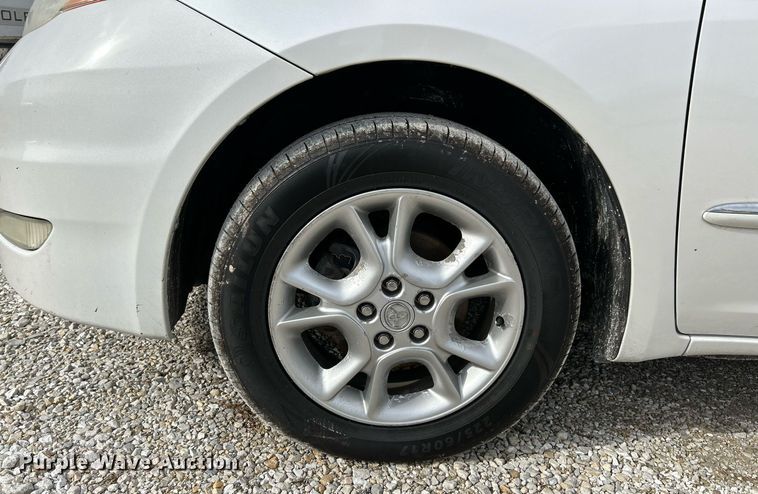 image for item NJ9518 2006 Toyota  Sienna Limited van
