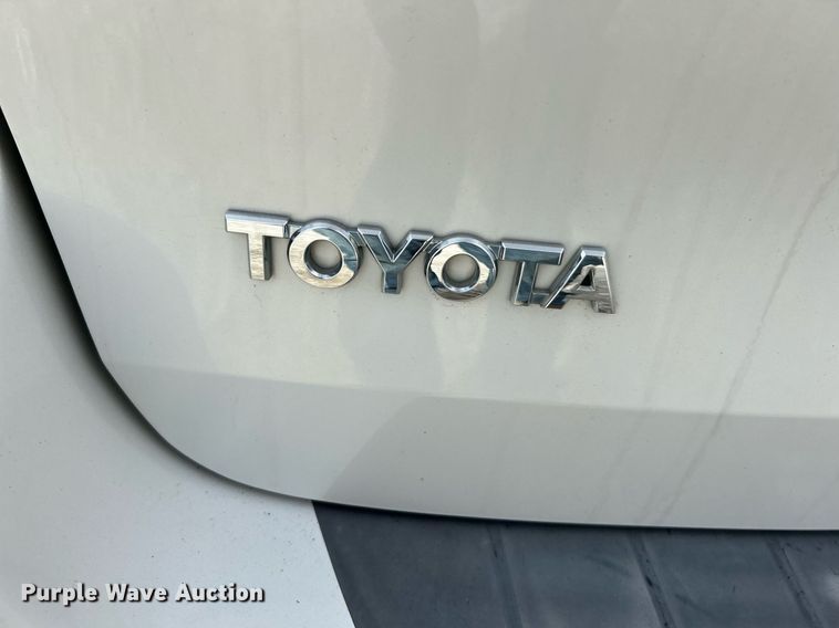 image for item NJ9518 2006 Toyota  Sienna Limited van