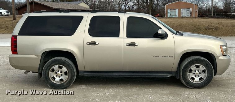 image for item NJ9519 2007 Chevrolet Suburban LT SUV