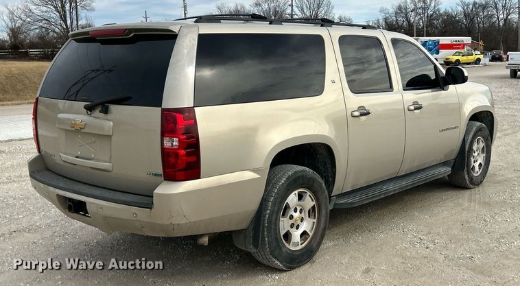 image for item NJ9519 2007 Chevrolet Suburban LT SUV
