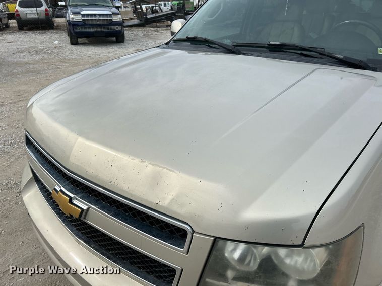 image for item NJ9519 2007 Chevrolet Suburban LT SUV