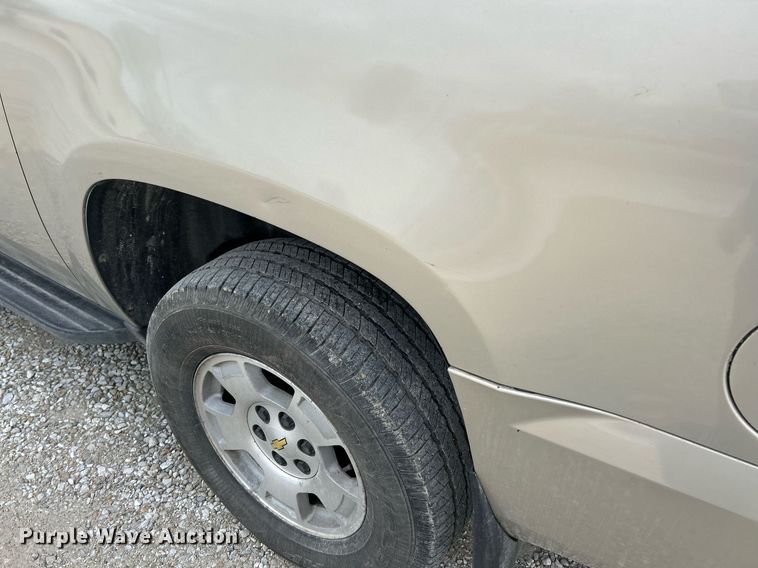 image for item NJ9519 2007 Chevrolet Suburban LT SUV