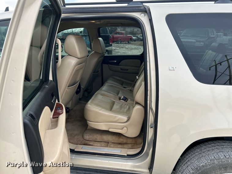 image for item NJ9519 2007 Chevrolet Suburban LT SUV