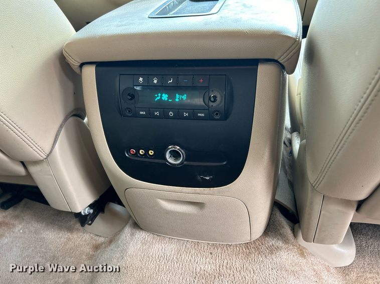 image for item NJ9519 2007 Chevrolet Suburban LT SUV
