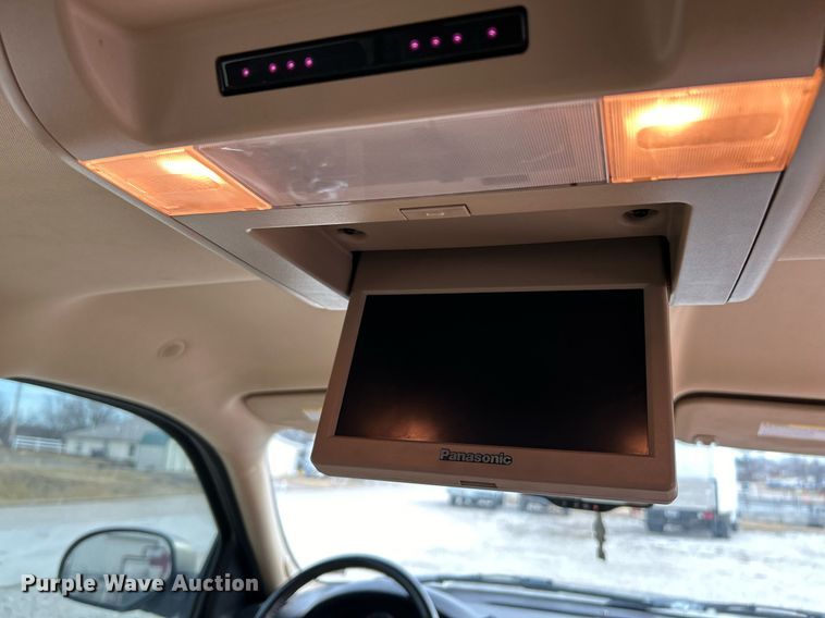 image for item NJ9519 2007 Chevrolet Suburban LT SUV