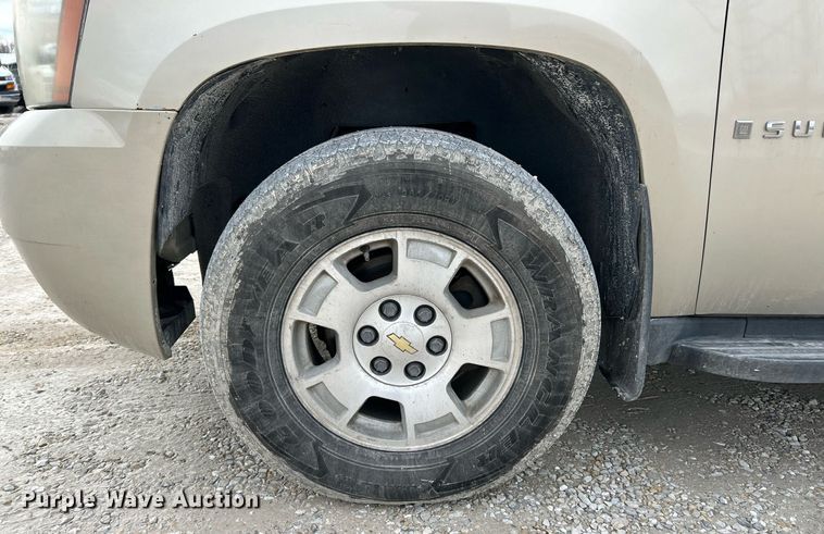 image for item NJ9519 2007 Chevrolet Suburban LT SUV