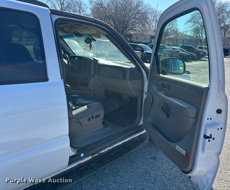 image for item NL9369 2005 GMC  Yukon SUV