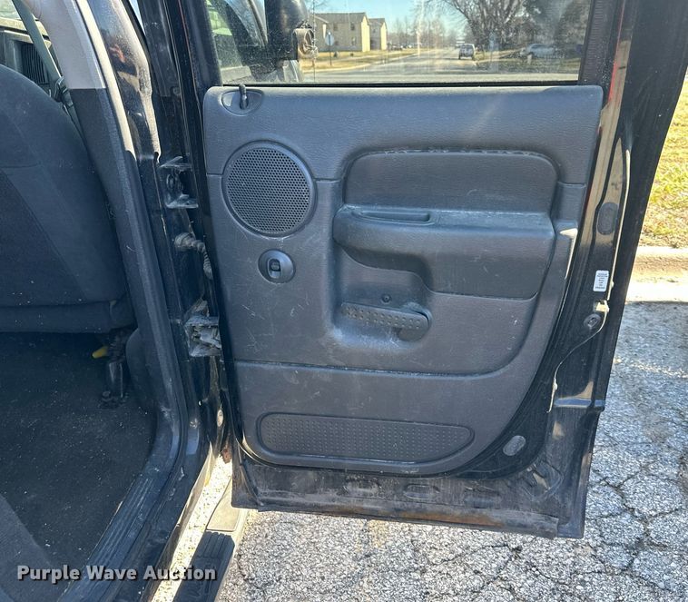 image for item NL9370 2005 Dodge  Ram 1500 Quad Cab pickup truck