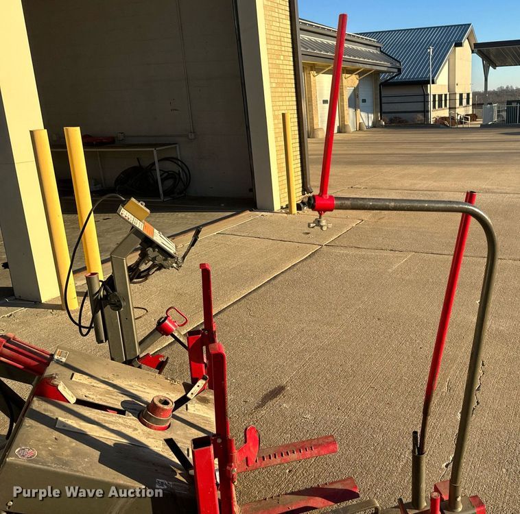 image for item NM9276 Gray 2100 Tire machine