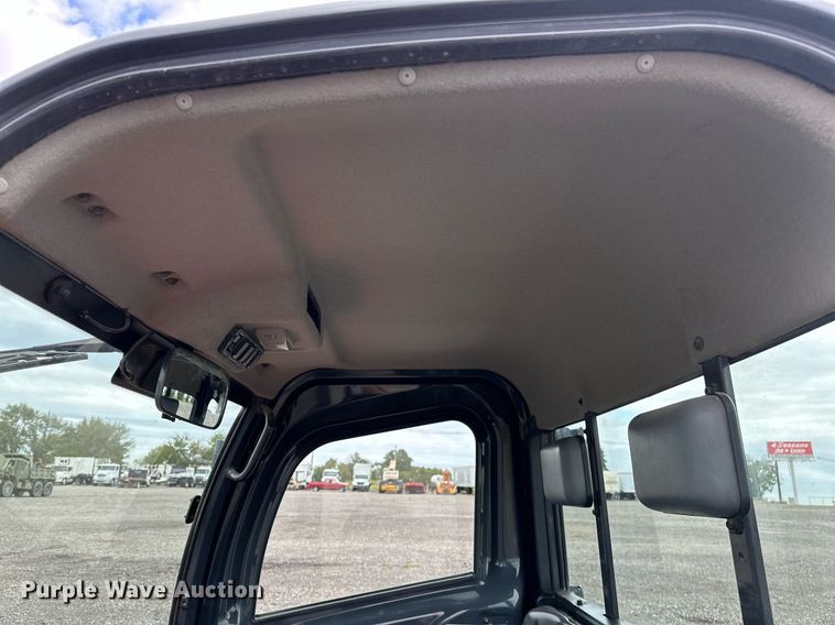 image for item NQ9405 2014 Kubota  RTV-X1100C utility vehicle