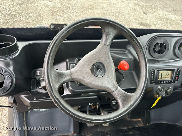 image for item NQ9405 2014 Kubota  RTV-X1100C utility vehicle