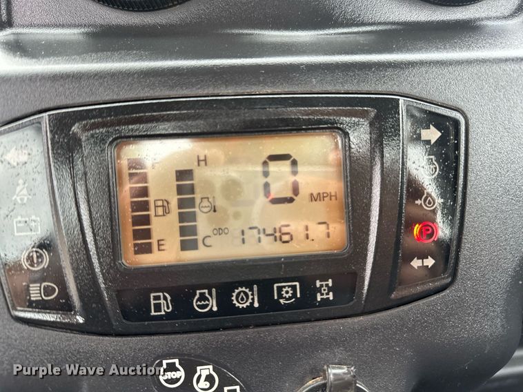 image for item NQ9405 2014 Kubota  RTV-X1100C utility vehicle