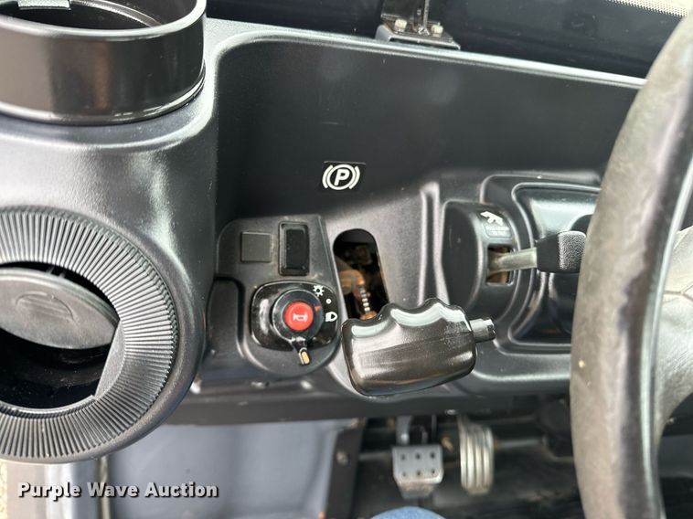 image for item NQ9405 2014 Kubota  RTV-X1100C utility vehicle