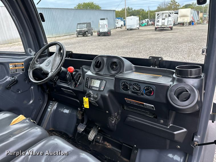 image for item NQ9405 2014 Kubota  RTV-X1100C utility vehicle