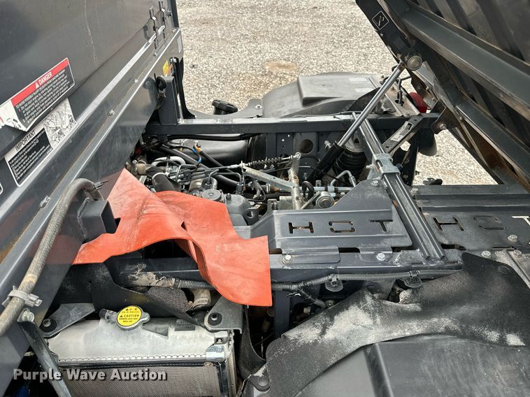 image for item NQ9405 2014 Kubota  RTV-X1100C utility vehicle