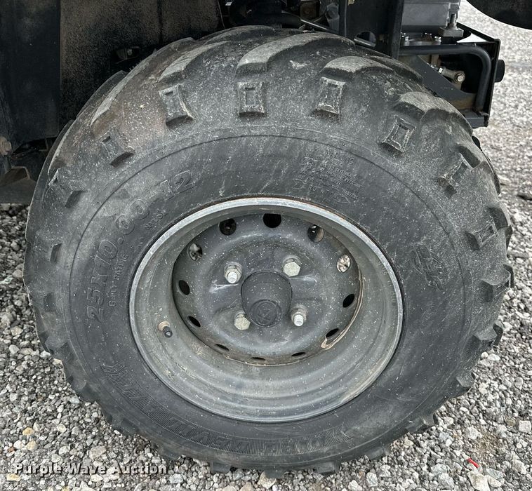 image for item NQ9405 2014 Kubota  RTV-X1100C utility vehicle