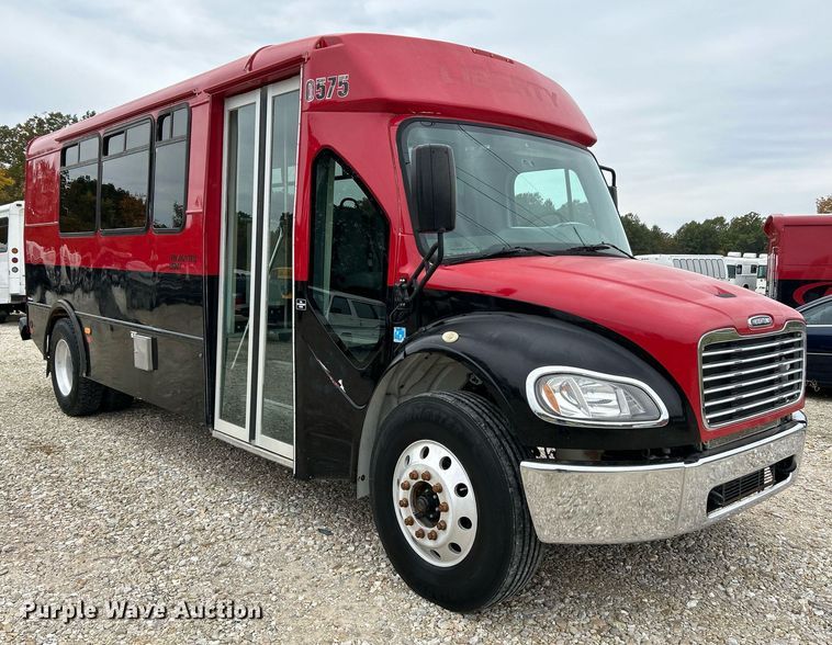 image for item NR9280 2018 Freightliner M2 shuttle bus