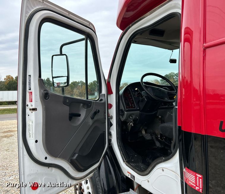 image for item NR9280 2018 Freightliner M2 shuttle bus